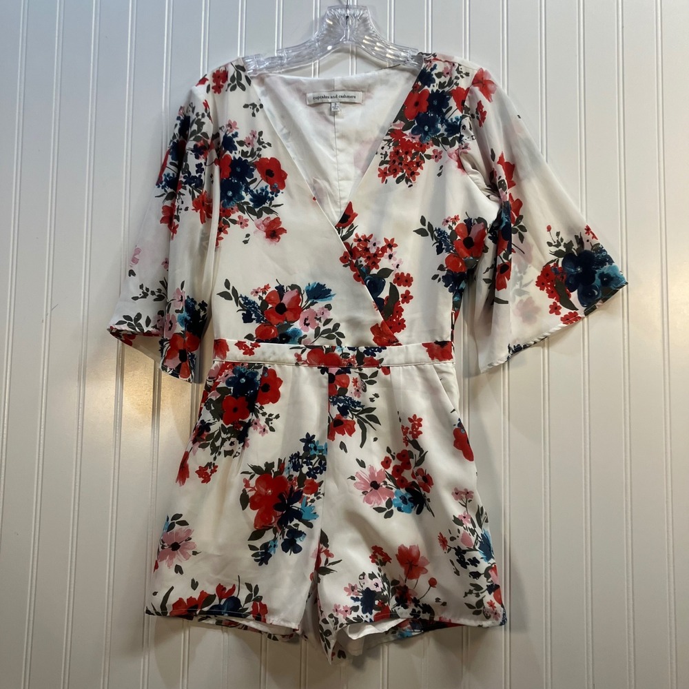 Cupcakes and Cashmere Kirei Floral V-Neck Flutter Sleeve Romper White Red Blue